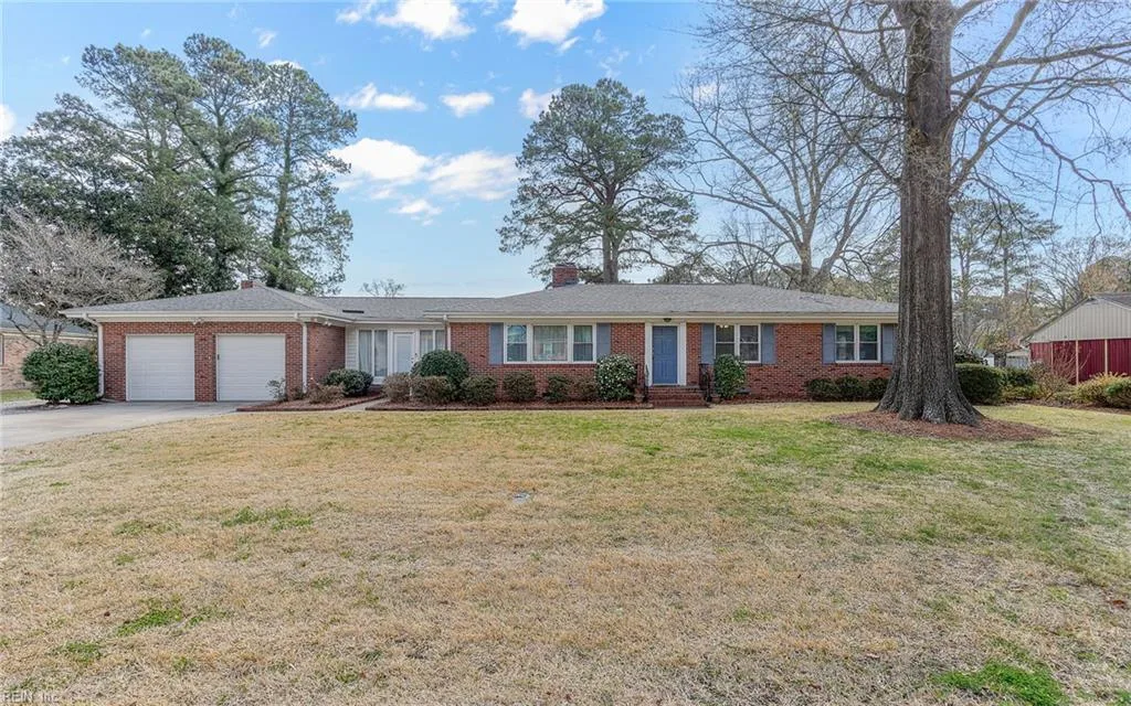 5220 Lake Cir, Portsmouth — photo