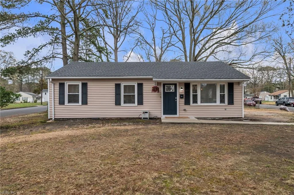 201 Shawen DR, HAMPTON VA 23669