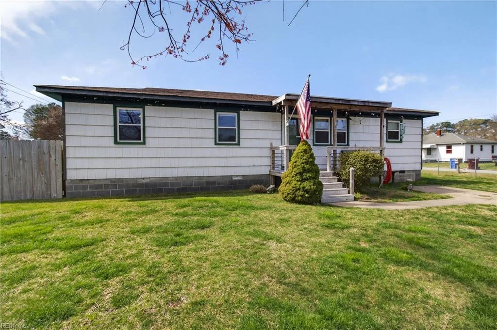 820 Henry AVE, CHESAPEAKE VA 23323