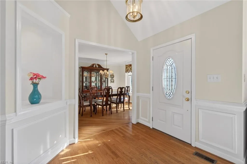 203 Winterberry Ln, Smithfield — photo