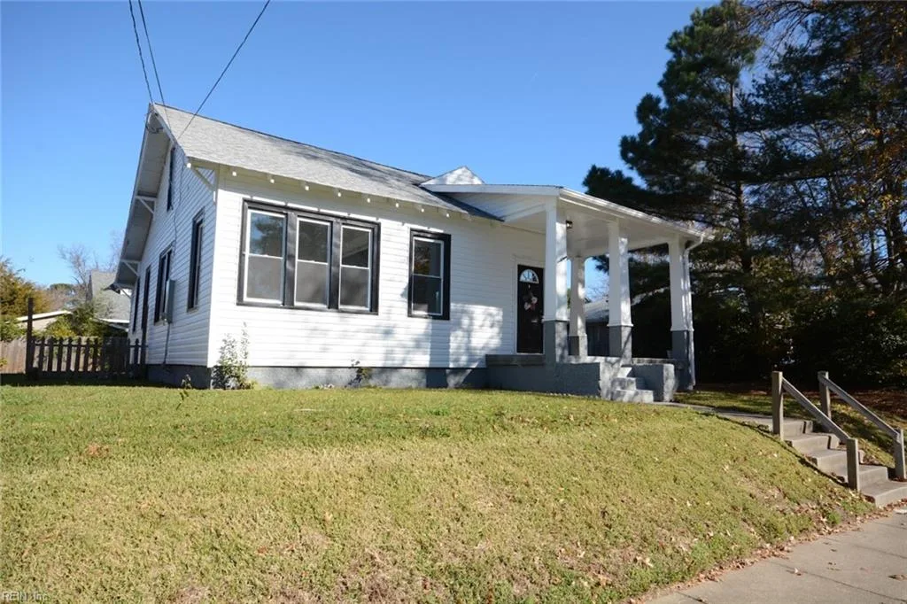 110 E Bay AVE, NORFOLK VA 23503