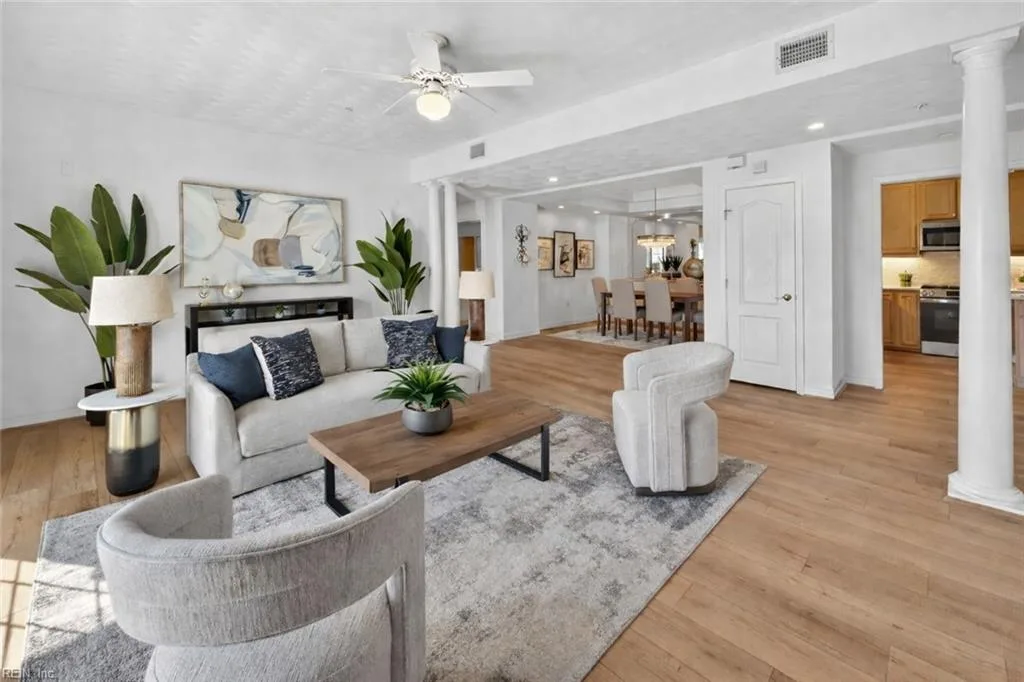 1280 Laskin Rd #102, Virginia Beach — photo