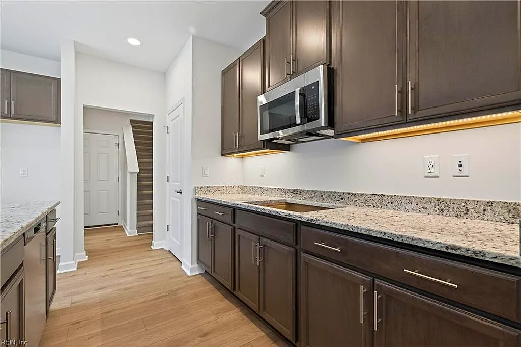 2200 Venture Way #B, Suffolk — photo