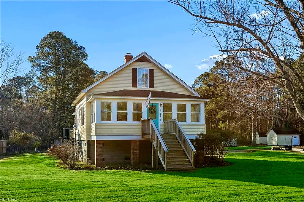3125 Browns Bay Rd, Hayes — photo