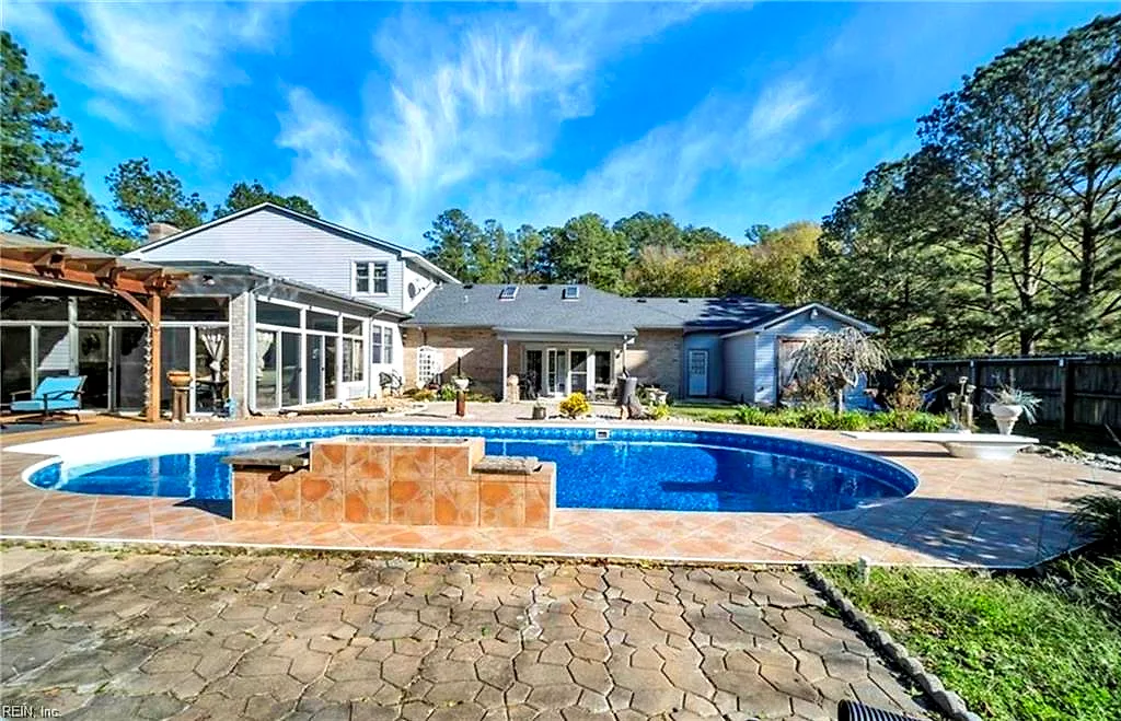 4371 Lake Prince Dr, Suffolk — photo