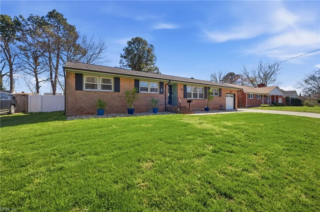 571 Viking Dr, Newport News — photo