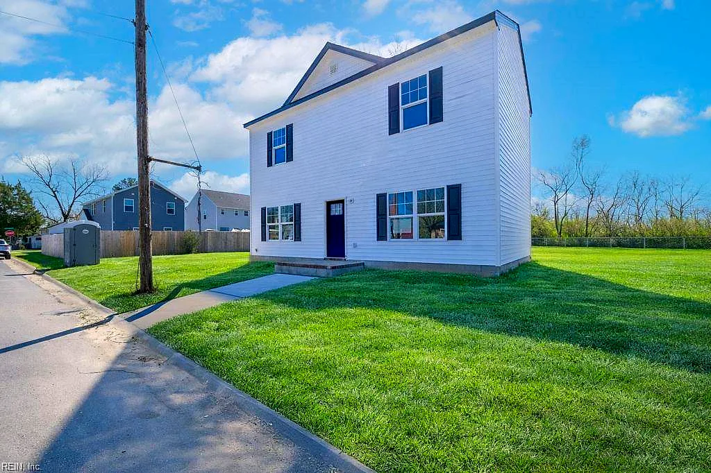 903 Bank Street Ext, Suffolk — photo