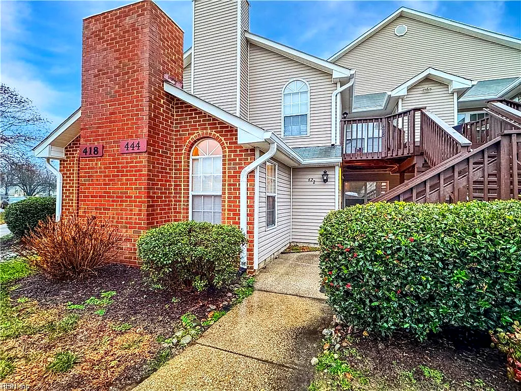422 Lees Mill Dr, Newport News — photo