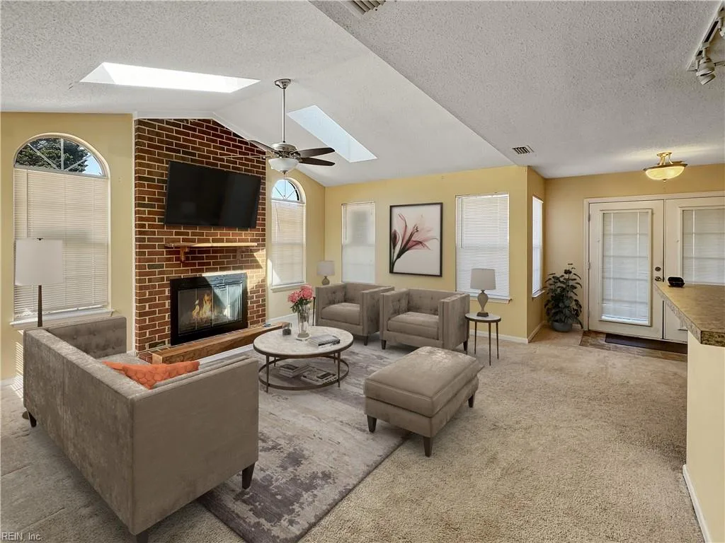 422 Lees Mill DR, NEWPORTNEWS VA 23608