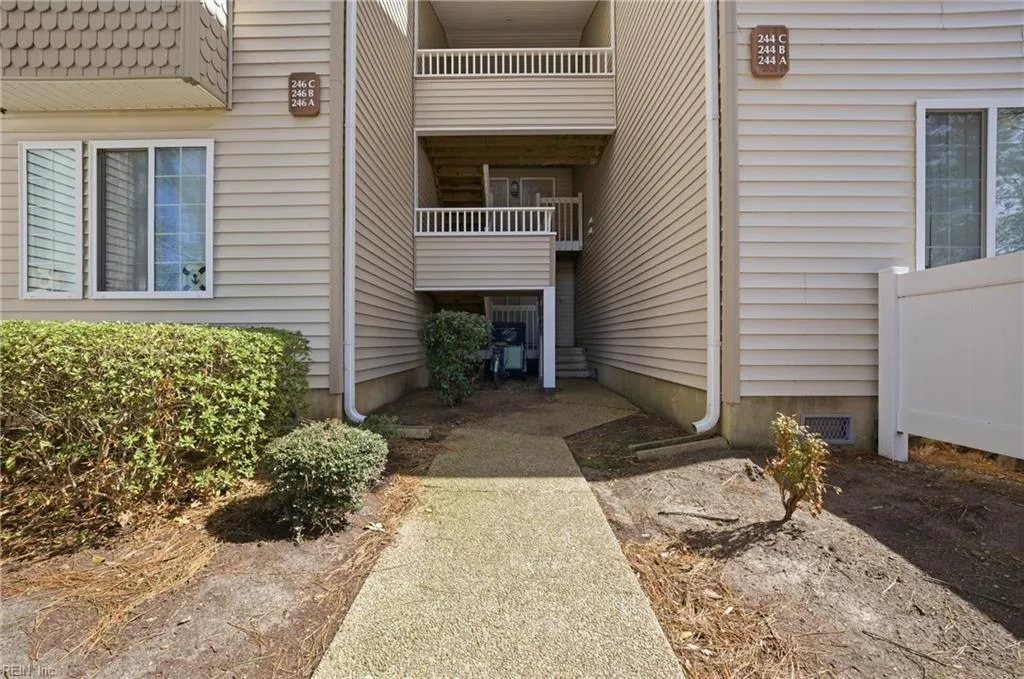 246 Dockside DR #C, HAMPTON VA 23669