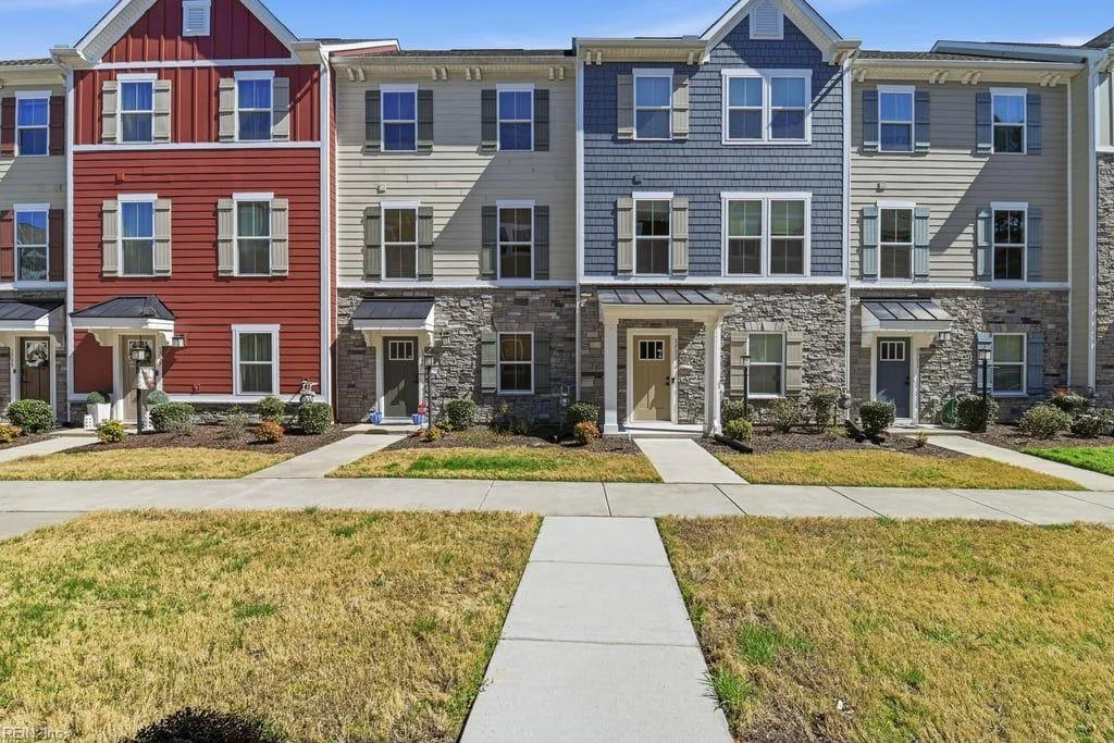 1705 Foremast Loop, Chesapeake — photo
