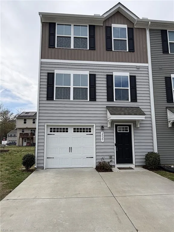 2027 Petersen Way, Suffolk — photo