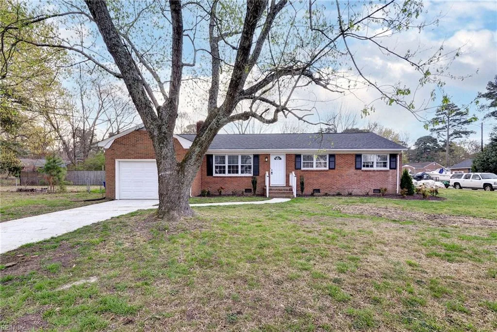 220 Stag Ter, Newport News — photo