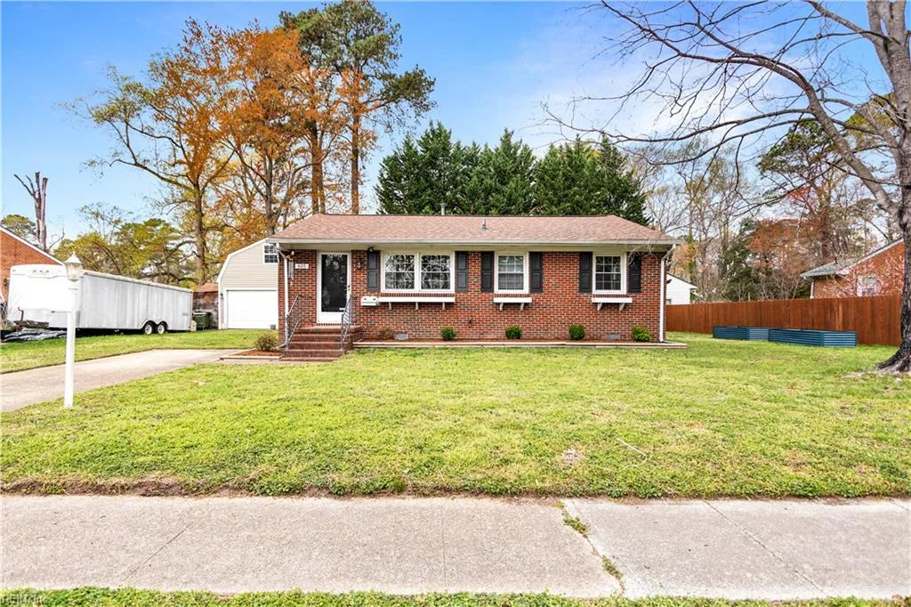 615 Page DR, HAMPTON VA 23669