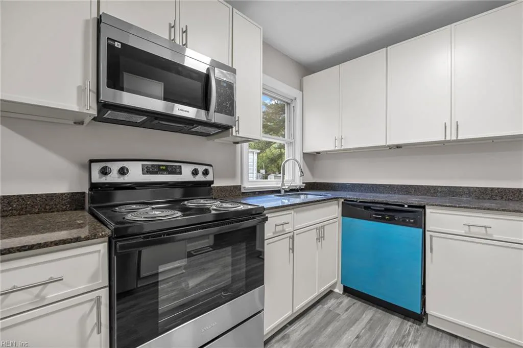 2504 Cromwell DR, NORFOLK VA 23509