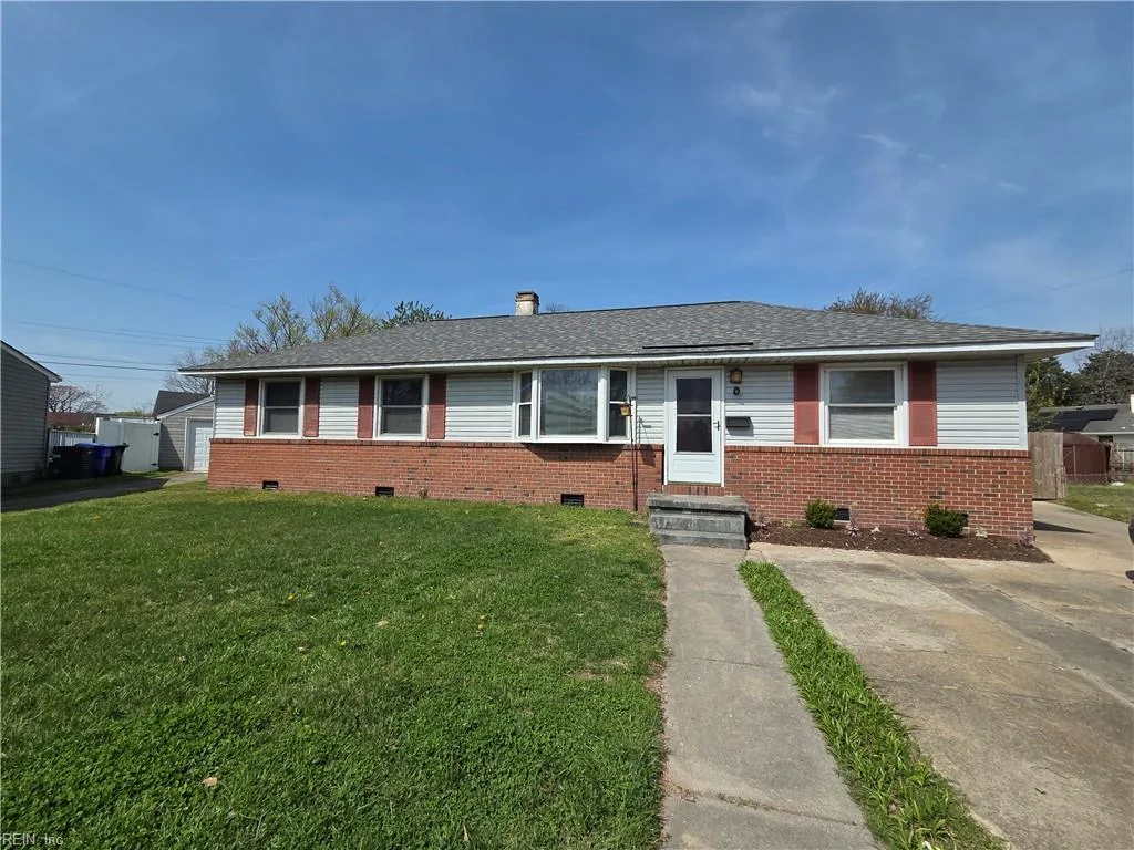 1724 Lakeland Dr, Norfolk — photo