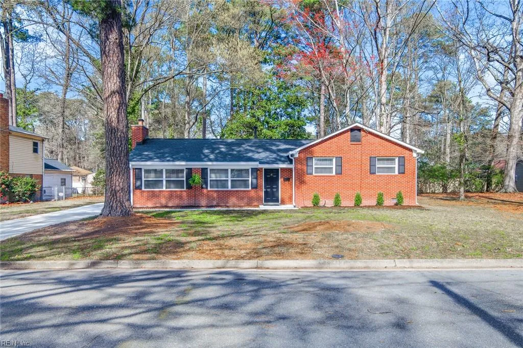 4 Dundee Rd, Hampton — photo