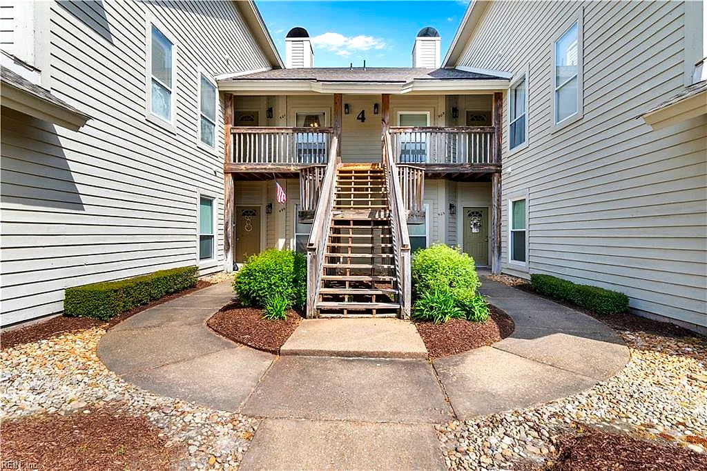 501 E Lake Cir, Chesapeake — photo