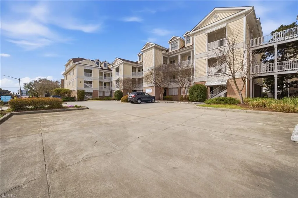 2992 Shore Dr #301, Virginia Beach — photo