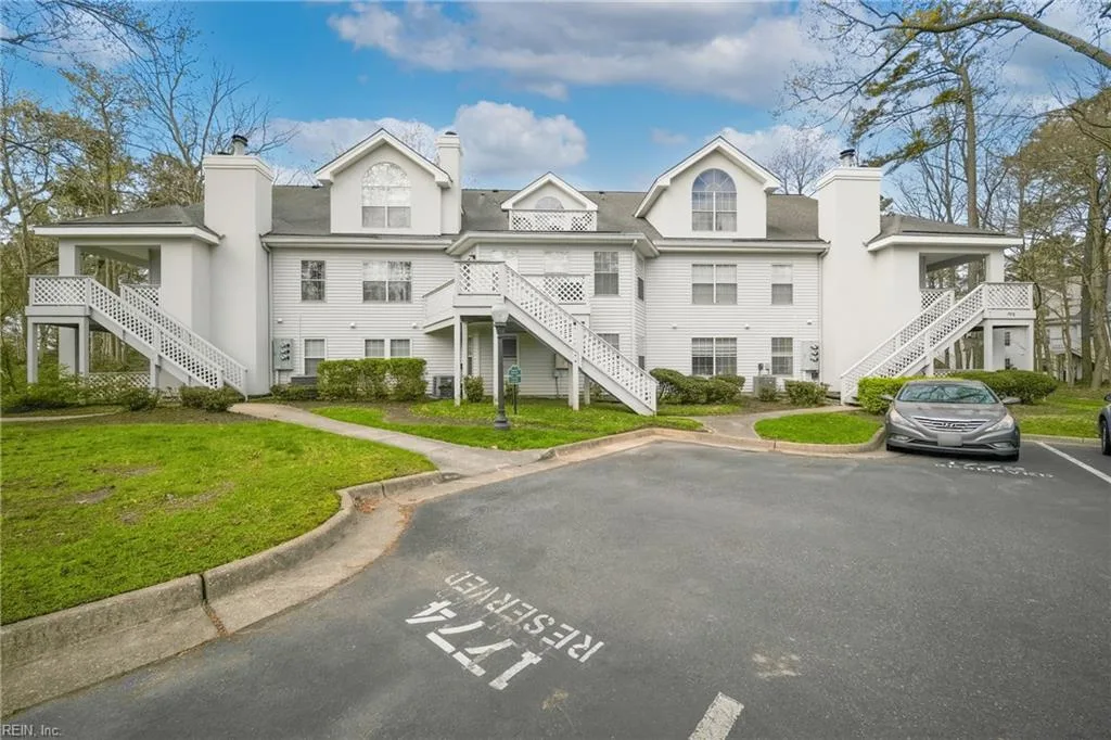 728 Inlet Quay #J, Chesapeake — photo