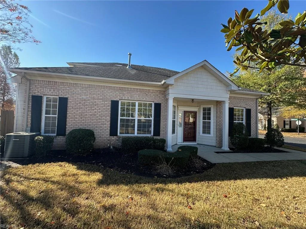 1463 Otterbourne Cir, Chesapeake — photo