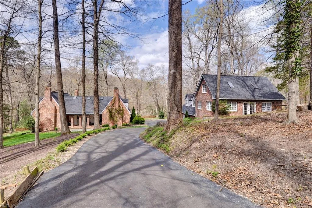 132 Little John RD, WILLIAMSBURG VA 23185