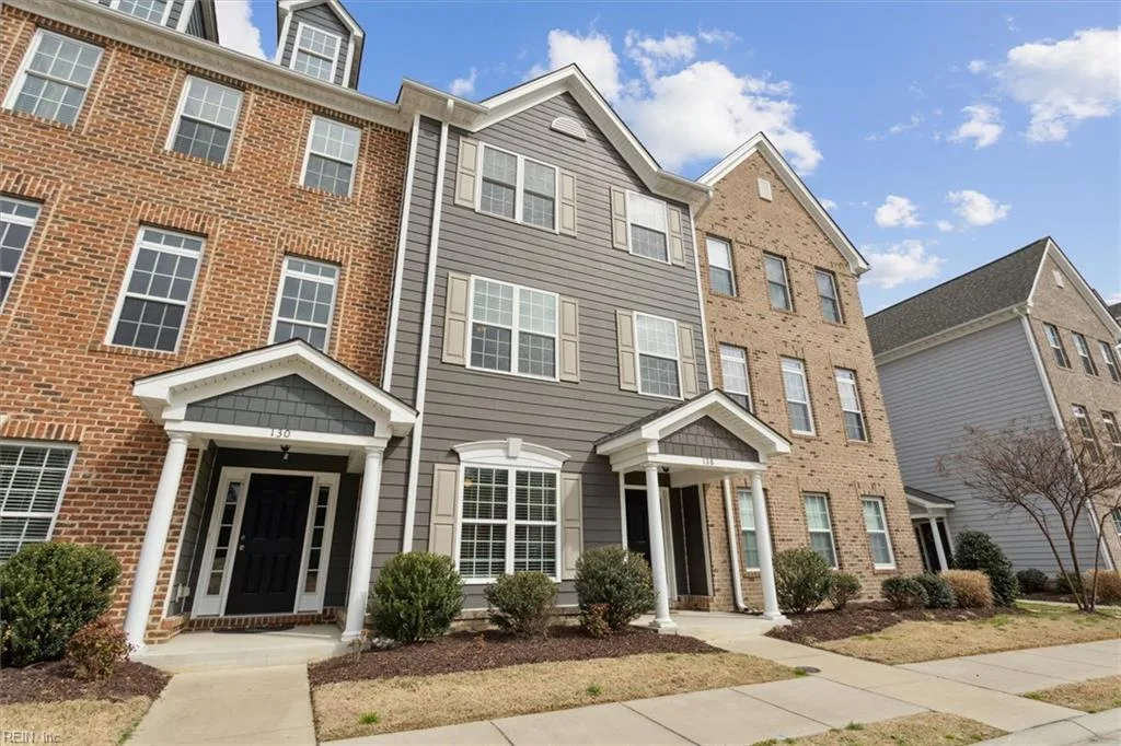 128 Daybeacon ST, YORKTOWN VA 23692