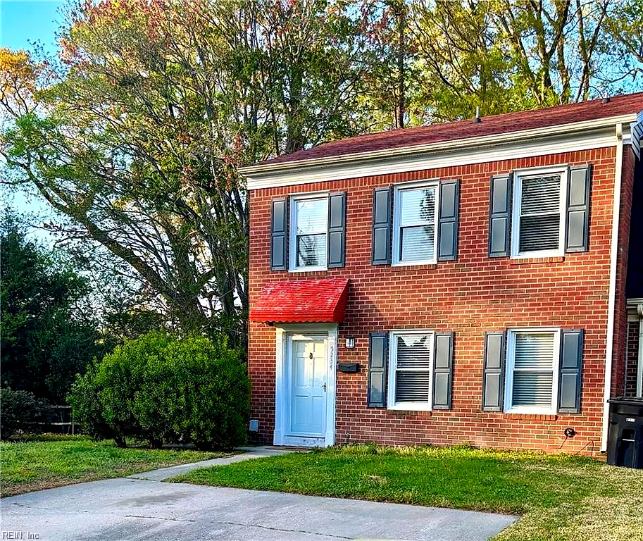 5234 Clover Hill Dr, Portsmouth — photo