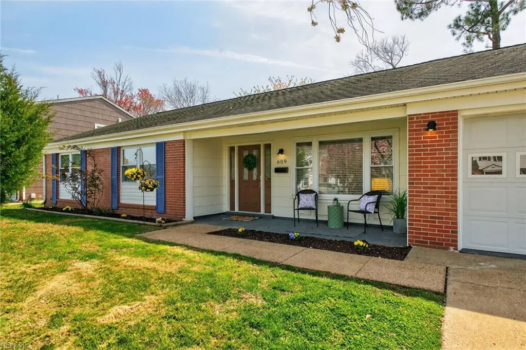 609 Abbey Dr, Virginia Beach — photo