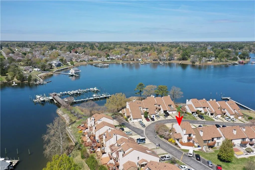 53 Sandie Point LN, PORTSMOUTH VA 23701