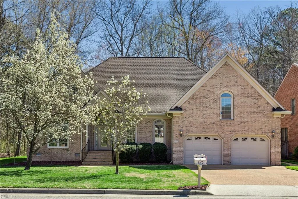 426 Richter LN, YORKTOWN VA 23693