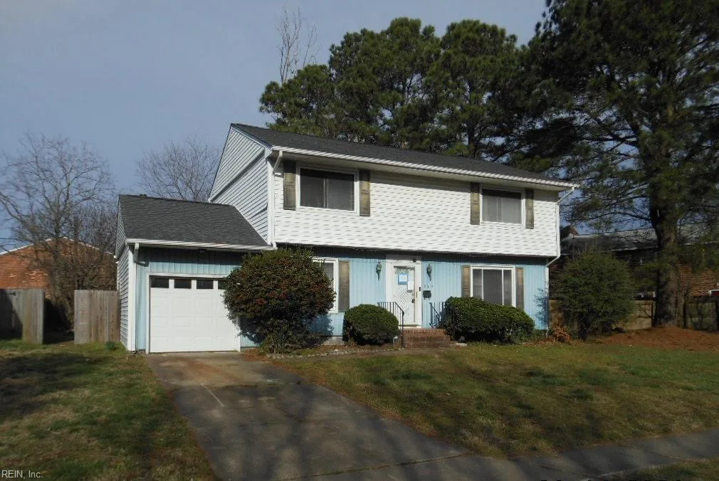 207 Swartmore DR, HAMPTON VA 23666