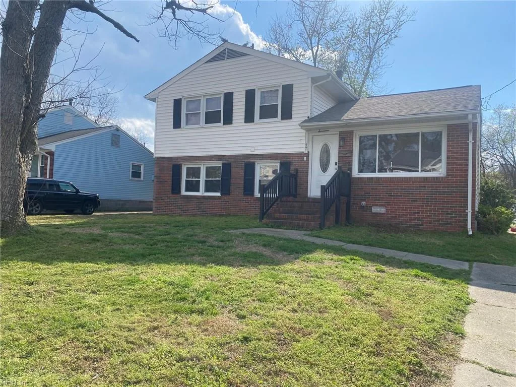 17 Janet DR, HAMPTON VA 23661