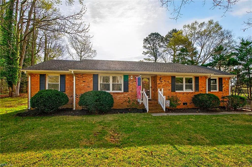 24347 Lovers Ln, Windsor — photo