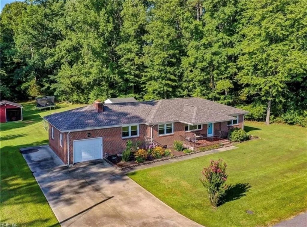 53 Pine Ln, Windsor — photo
