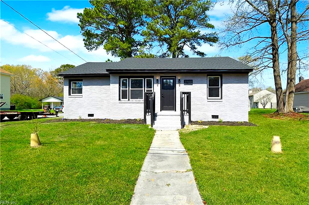2708 E Washington St, Suffolk — photo