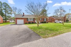9 Terrace Dr, Poquoson — photo