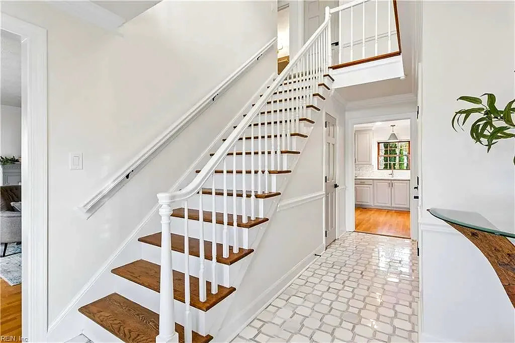 15 W Governor Dr, Newport News — photo