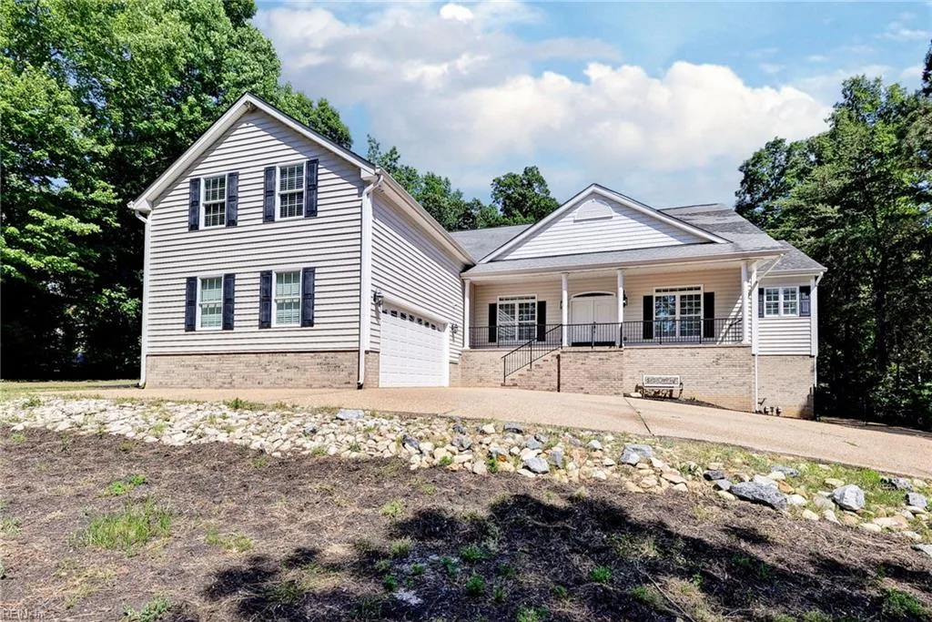100 Lakewood DR, WILLIAMSBURG VA 23185