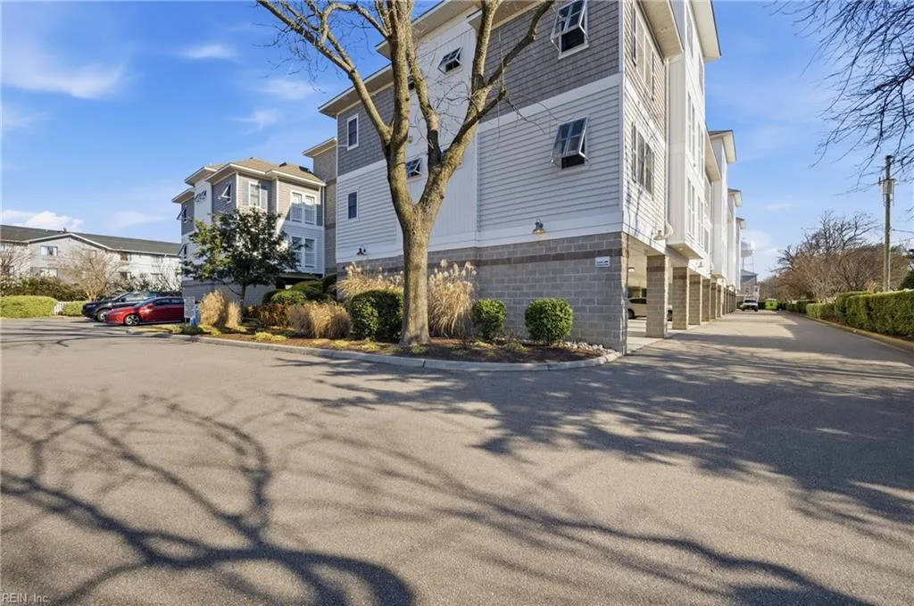 7922 Shore DR #313, NORFOLK VA 23518