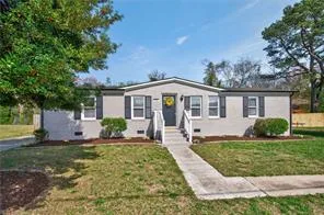 202 Bunch Ave, Suffolk — photo
