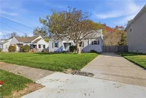 518 Hyde Park Rd, Norfolk — photo
