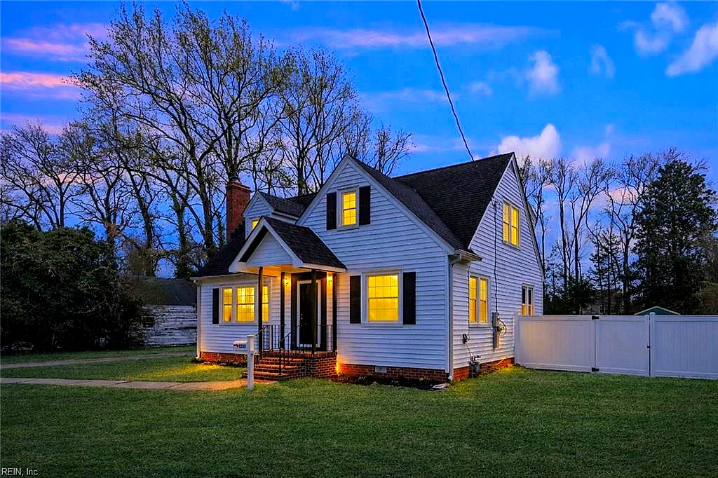 1263 W Queen St, Hampton — photo