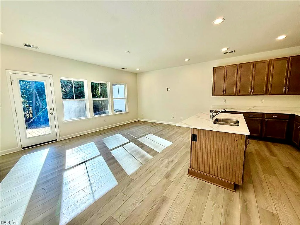 1008 Serene Rd #102, Suffolk — photo