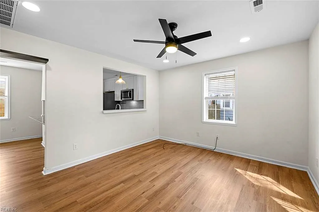 606 Delaware Ave, Hampton — photo