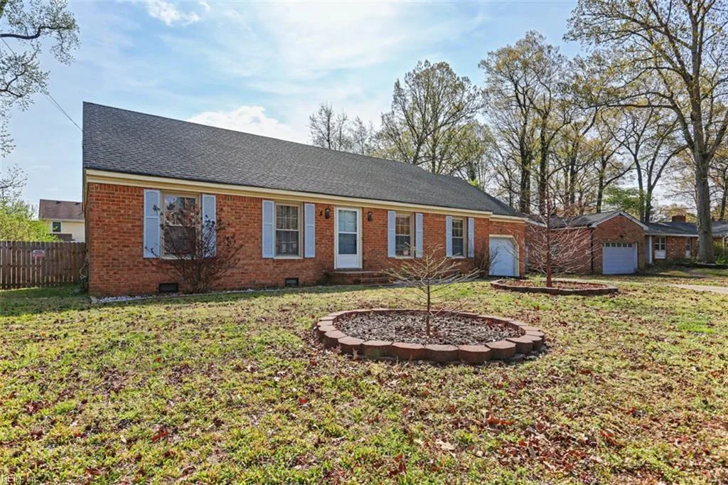 428 Rock DR, CHESAPEAKE VA 23323