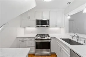 407 Warren Cres #1, Norfolk — photo