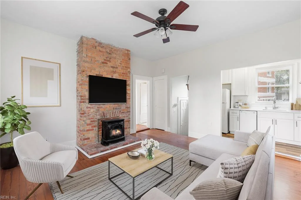 407 Warren Cres #2, Norfolk — photo