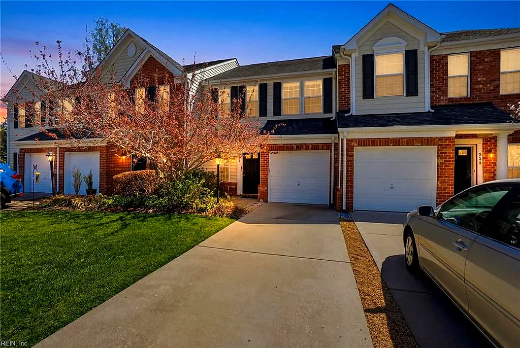 216 Ashton Dr, Yorktown — photo