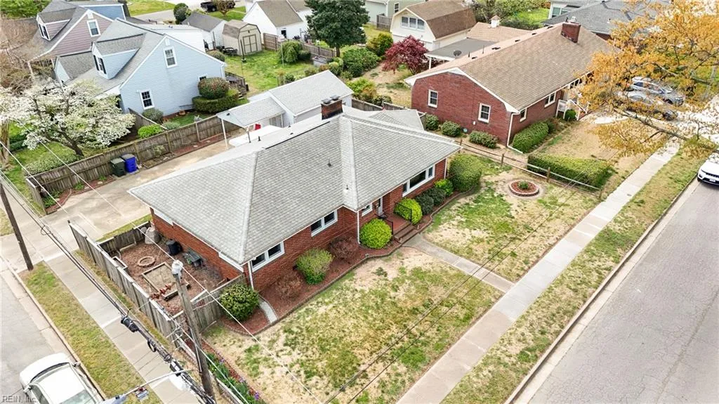 235 E Evans St, Norfolk — photo